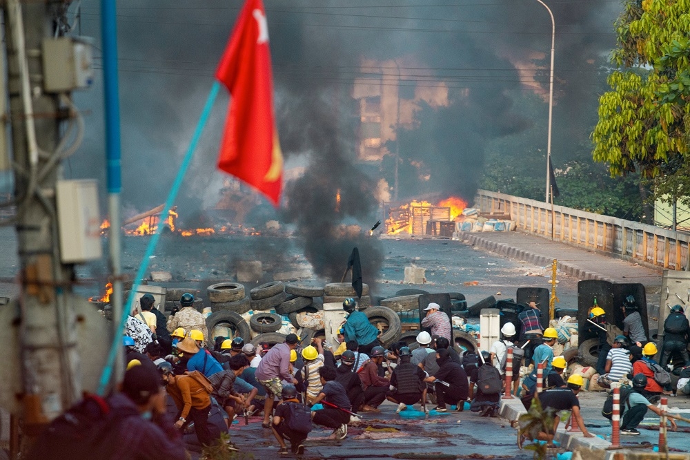 緬甸第一大城仰光街頭抗議。（湯森路透）