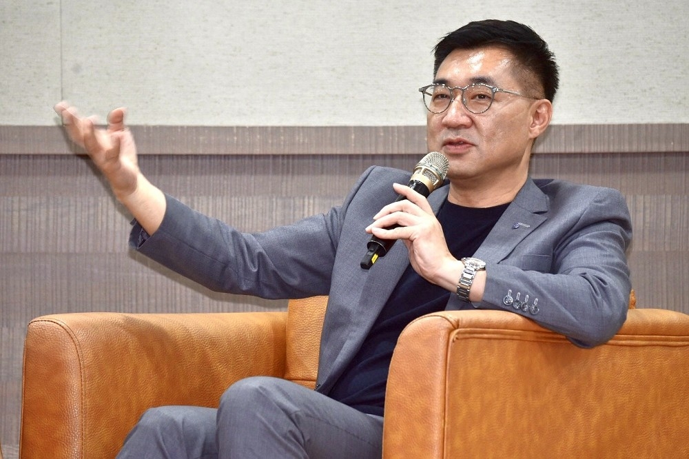 國民黨主席江啟臣29日表示，不排斥跟對岸進行國共論壇，希望有機會能好好坐下來談。（蔣銀珊攝）