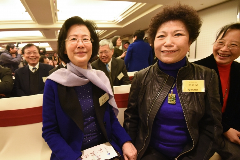 法務部前部長、兒福聯盟基金會董事長羅瑩雪3日晚上辭世，享壽69歲；左為羅瑩雪、右為現任藍委葉毓蘭。（資料照片／葉信菉攝）