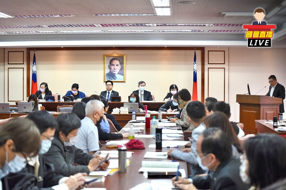 立院交通委員會15日舉辦「臺灣鐵路管理局徹底改革暨鐵路法修正方向」公聽會。（張哲偉攝）
