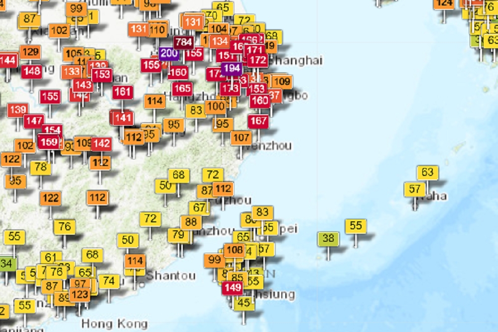 中國空污將由北而南影響全台，預估北部空氣品質指標將亮起警示紅燈。（取自全球空品即時指數）