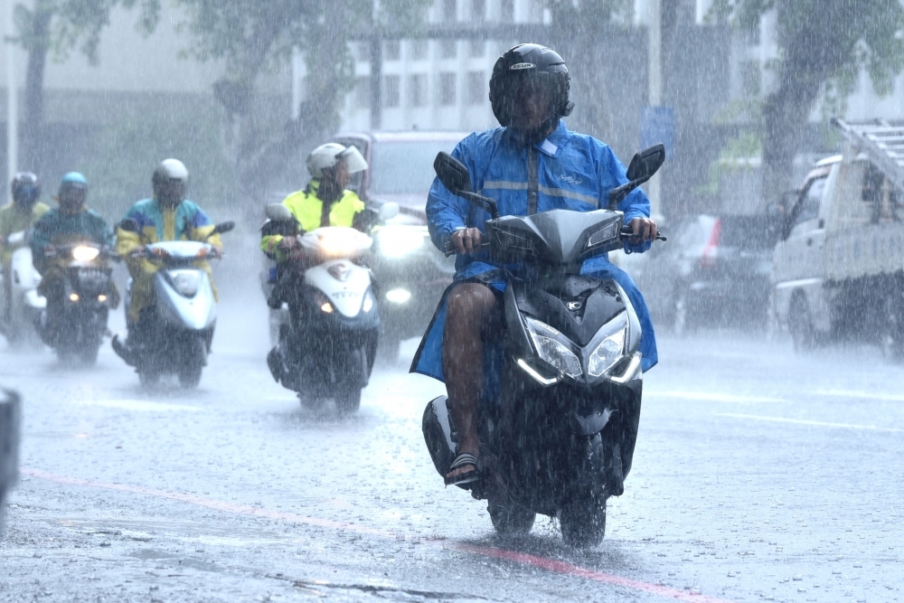 颱風「舒力基」的外圍環流能否能帶來大規模降雨解旱？氣象局表示機率不高。（資料照片／張哲偉攝）