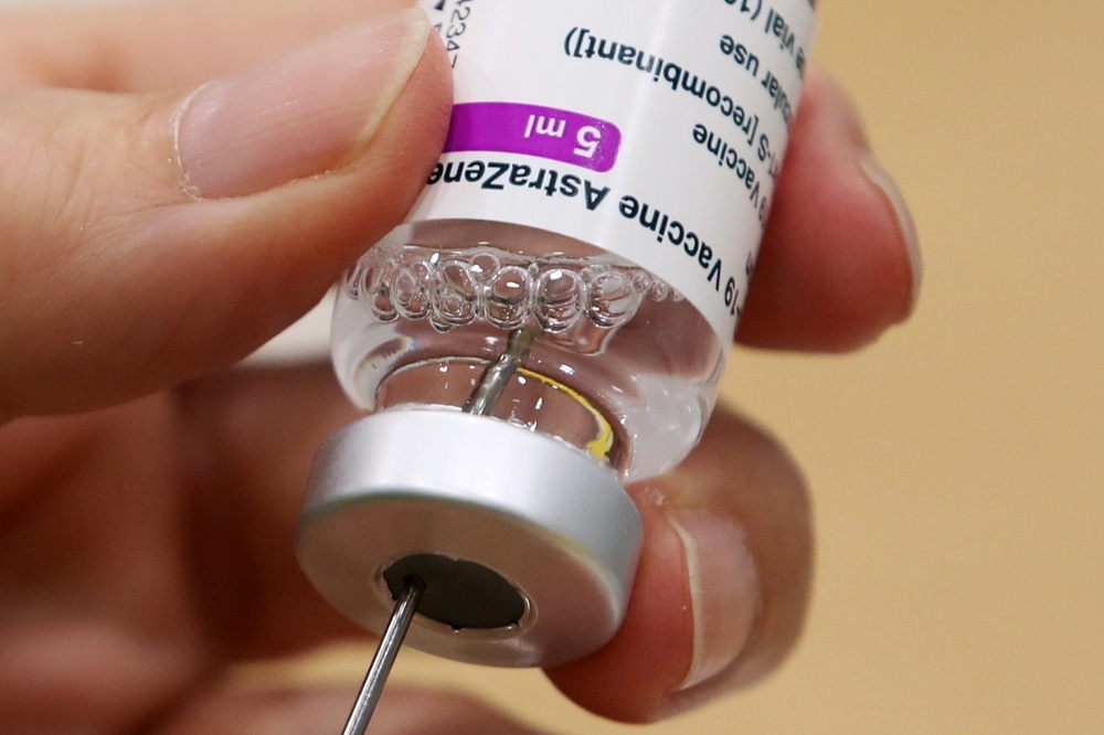 歐盟再次為了疫苗配給，與藥廠阿斯特拉捷利康槓上。（湯森路透）