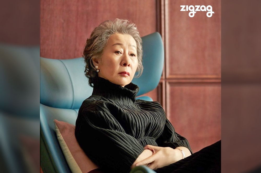 73歲尹汝貞接拍韓國APP廣告曝光，她渾身時尚氣場，被網友大讚是「奧斯卡規格的頂級代言人」。（翻攝自zigzag_korea IG）