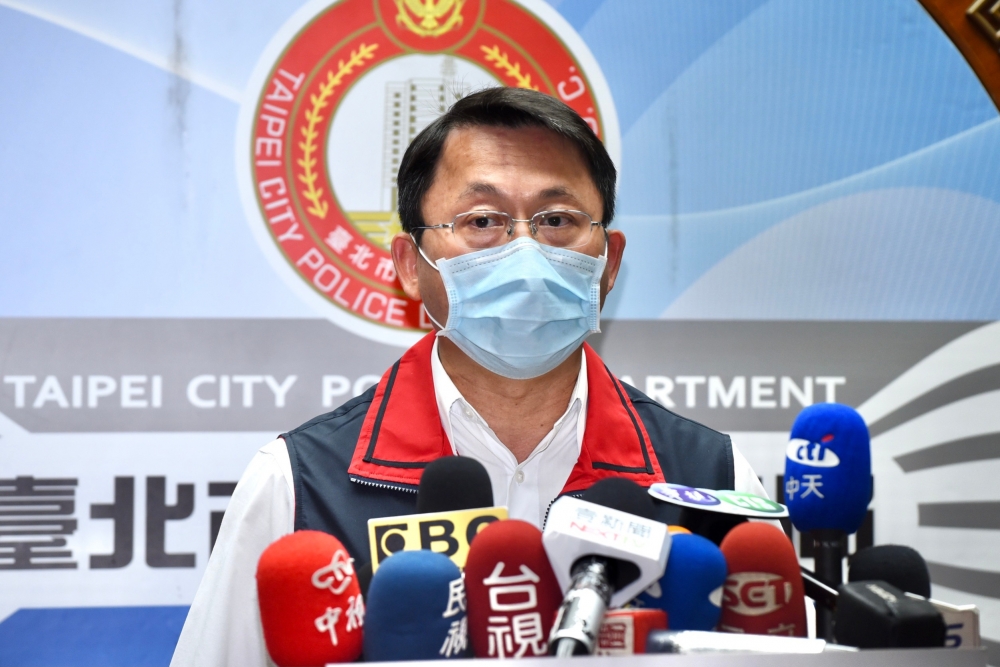 黑衣人砸派出所 劇情大逆轉松山分局長遭拔官 上報 焦點