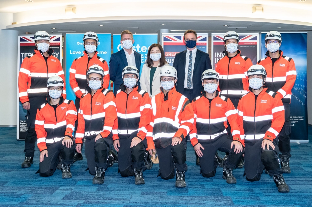 沃旭能源派遣首批共10位台灣籍運維工程師前往英國。（沃旭能源提供）