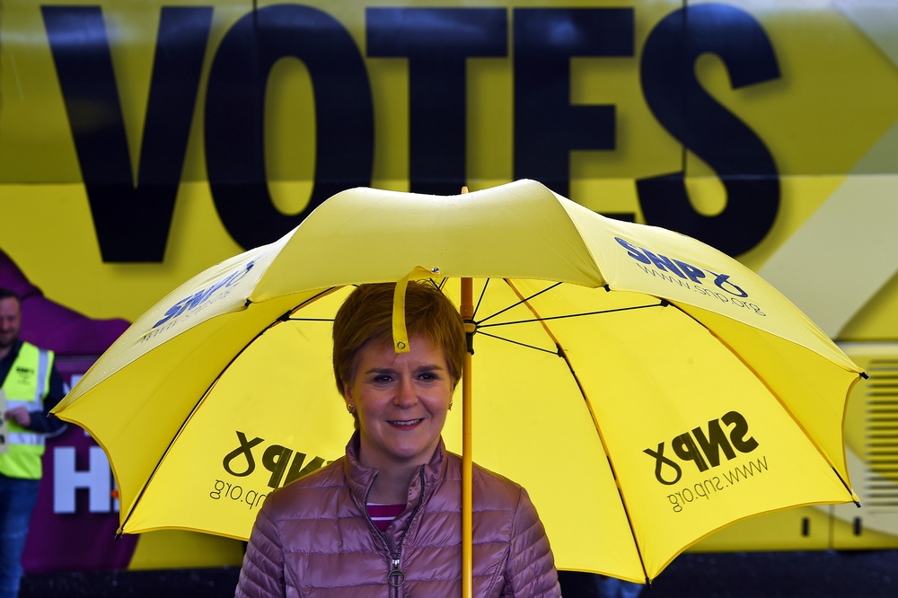 蘇格蘭首席部長史特金參與議會投票。（湯森路透）