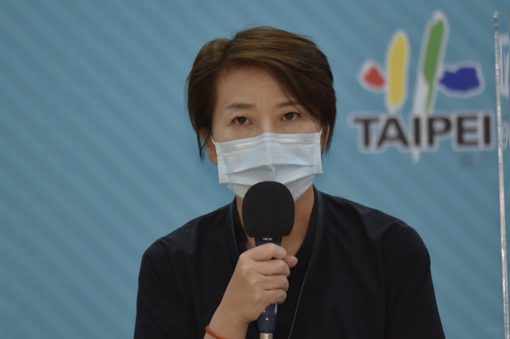 台北市副市長黃珊珊率北市府舉行疫情記者會。（蔣銀珊攝）