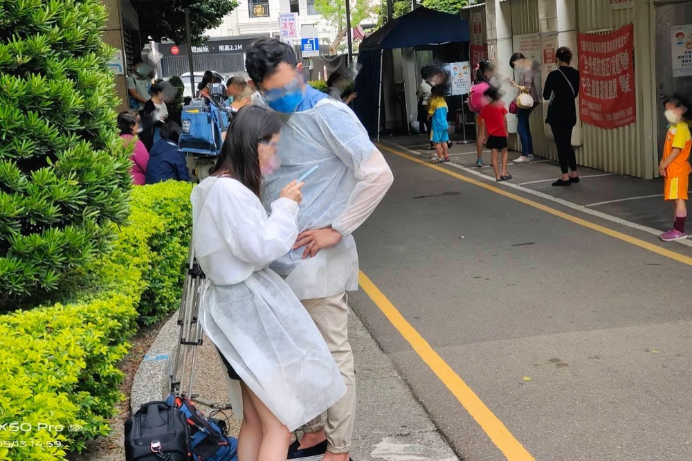 台灣記者協會20日表示，政府應將一線記者及工作人員列入「優先施打疫苗名單」。（取自台灣新聞記者協會臉書）
