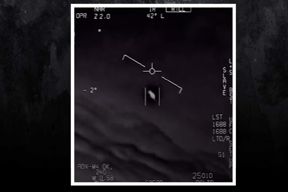 美國海軍分別於2004和2015年拍到3段影片，畫面出現人類無法解釋的空中現像。（翻攝自Youtube）