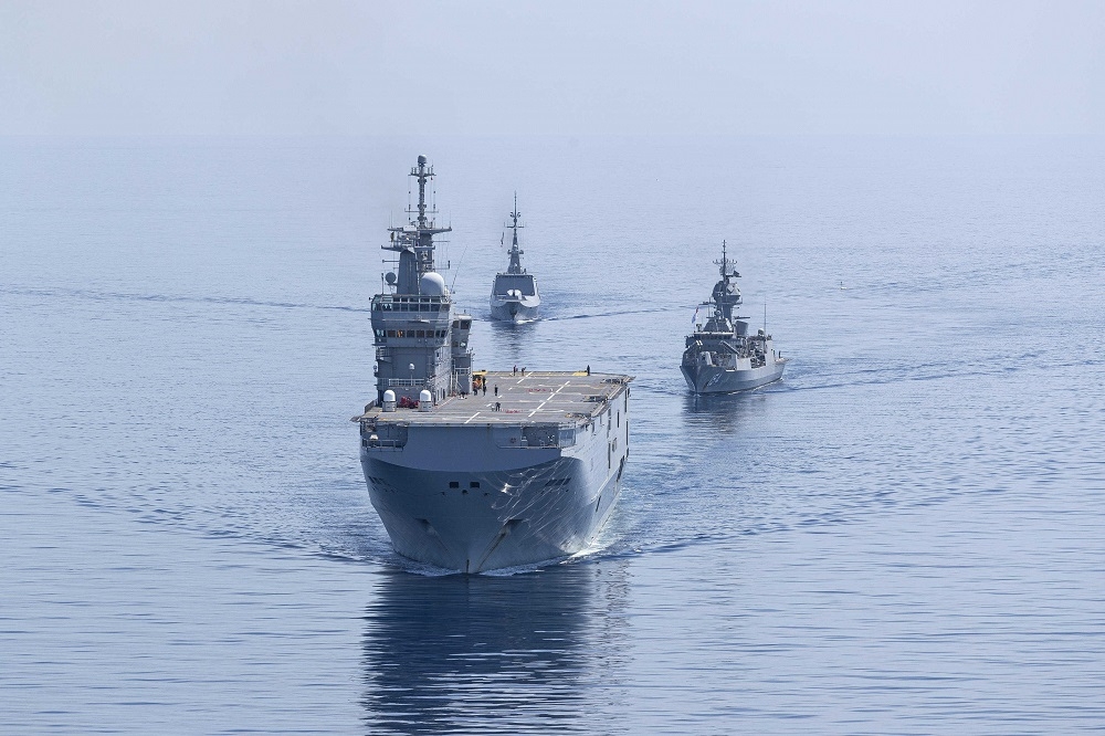 澳洲海军安萨克级护卫舰「巴拉马塔号」与法国海军航行南海。（翻摄自澳洲国防部脸书）(photo:UpMedia)