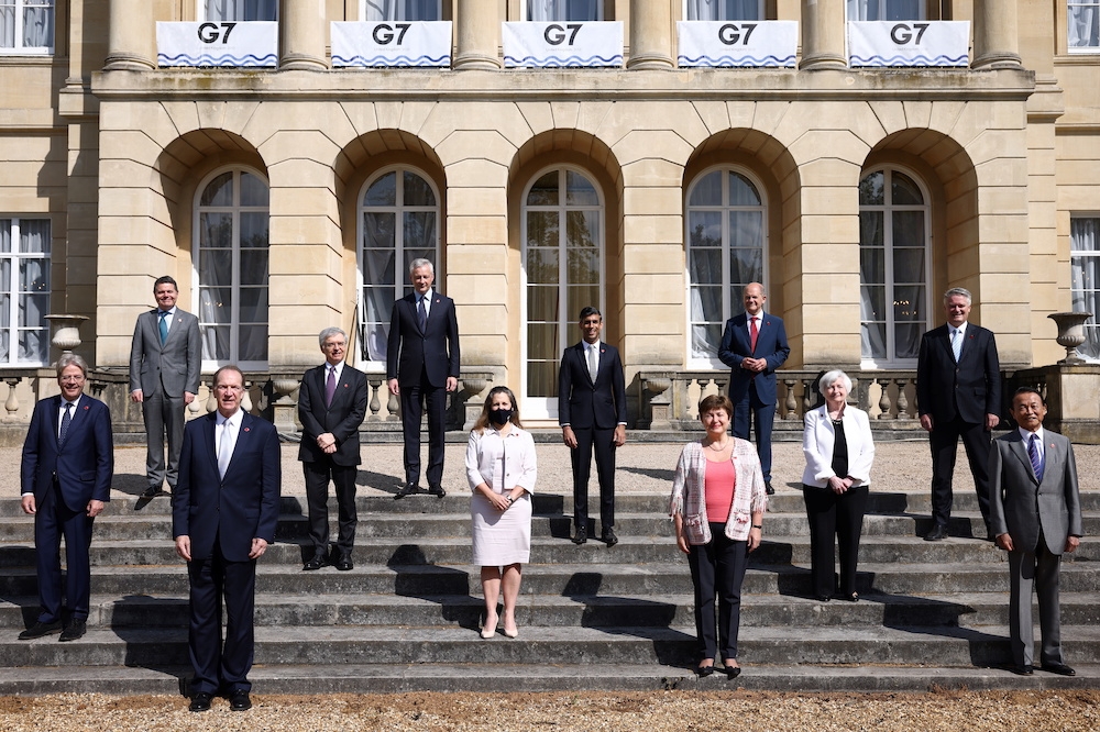 「七大工業國」（G7）財政部長會議訂定全球最低企業稅，美國、英國、日本、法國、德國、義大利、加拿大財政部長在疫情發威後的首場面對面會晤。（湯森路透）