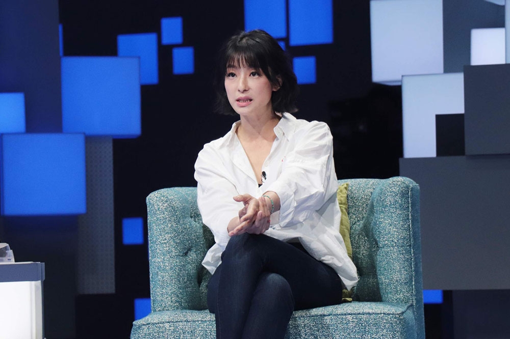 賴雅妍上節目《36題愛上你》受訪，被爆有數字選擇癖好。（公視提供）