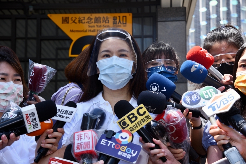 永齡基金會執行長劉宥彤表示，若政府不需要他們幫忙買疫苗就直接說清楚。（張哲偉攝）