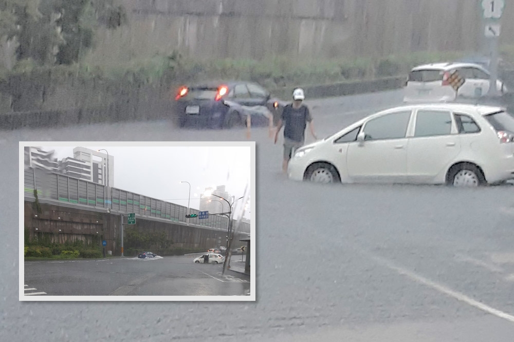 中央氣象局已對苗栗縣、台中市、彰化縣、嘉義市及台南市發大雨特報，南投縣、雲林縣、嘉義縣、高雄市、屏東縣豪雨警報。圖為網友車卡淹水道路。（合成畫面／擷自爆廢公社公開版）