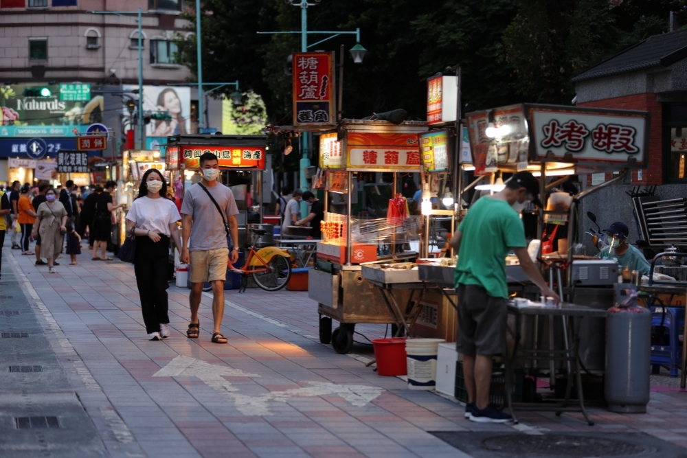台北市長柯文哲於6月29日針對夜市「微解封」，寧夏夜市為第一個復業夜市，引發熱議。（資料照片／陳愷巨攝）