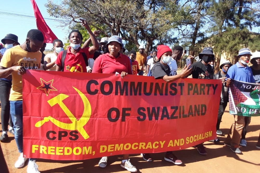 我在非洲唯一友邦史瓦帝尼近日發生反政府暴動，憂心共產黨勢力恐伺機滲透，美、歐與台灣等國快速介入因應。圖為史瓦帝尼共產黨上街遊行。（取自Communist Party Of Swaziland - CPS臉書）