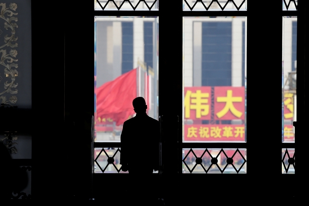 中国多省追讨公务员与教师的奖金。（汤森路透）(photo:UpMedia)