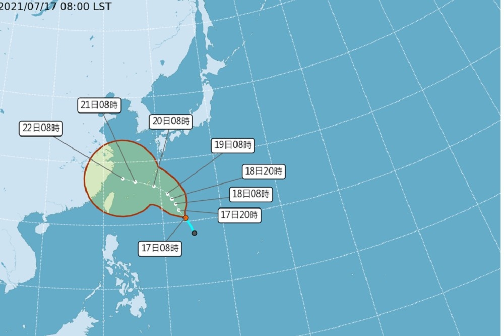 菲律賓東方海面的低氣壓16日晚間已增強為熱帶性低氣壓，最快17日晚間生成為「煙花」颱風。（取自中央氣象局）