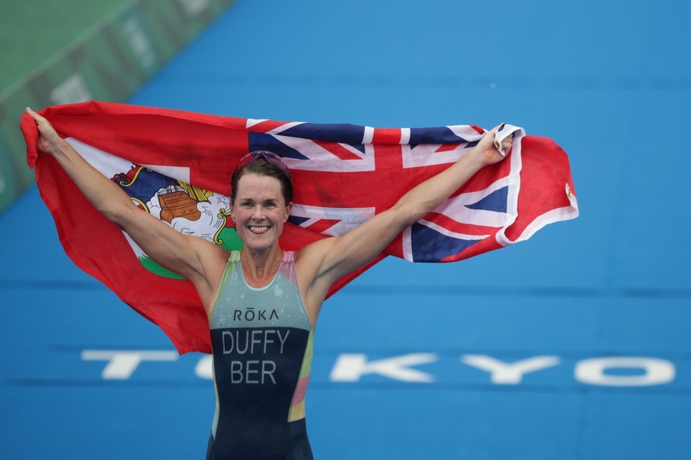 33岁的百慕达选手达菲 (Flora Duffy）在女子铁人三项中获得金牌，也是百慕达历史上第一面奥运金牌。（汤森路透）(photo:UpMedia)