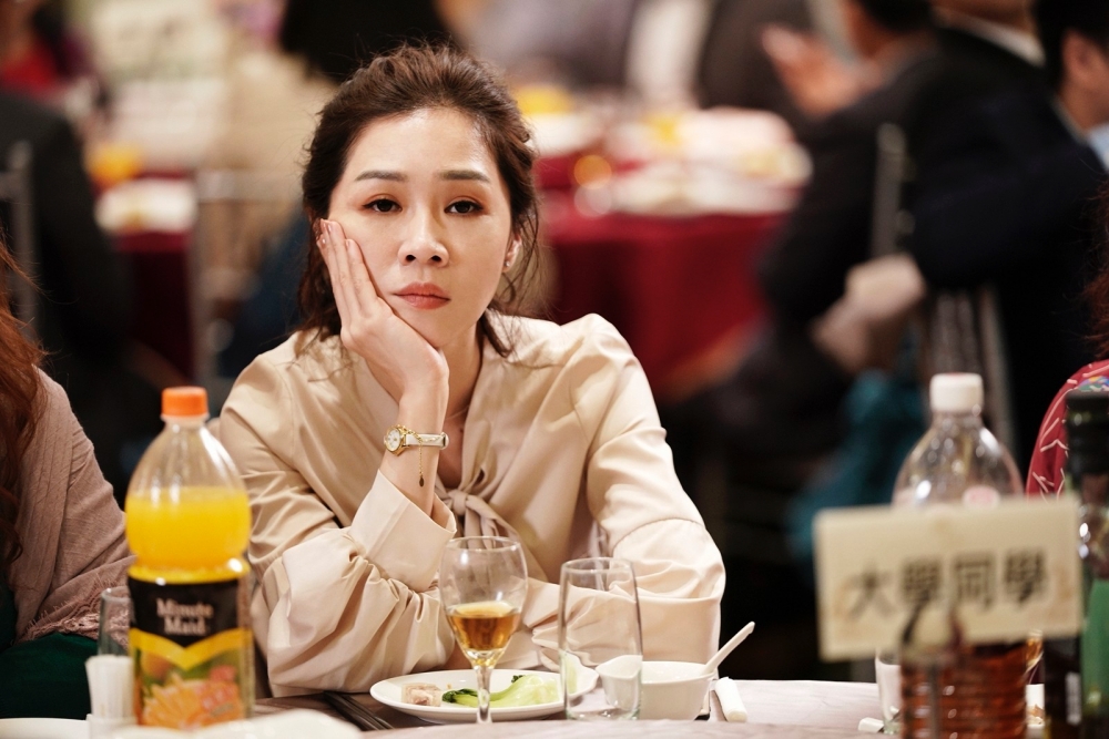《俗女養成記2》將在8月8日開播，戲裡由謝盈萱飾演的大齡單身女子「陳嘉玲」，是許多女性的縮影。（取自劇照）