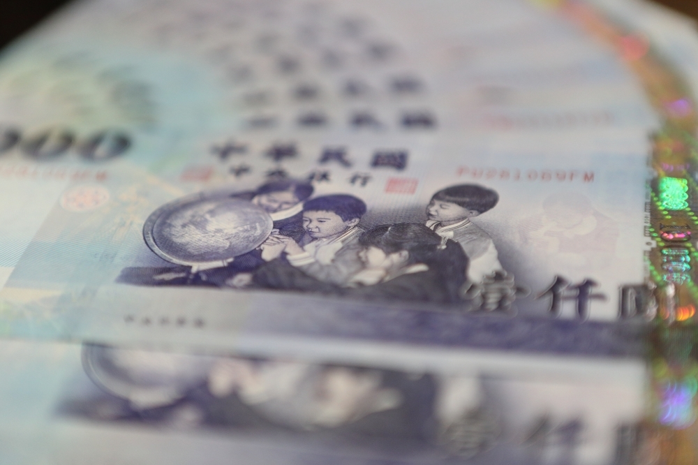 金門縣府表示，府會達成共識，每位縣民將至少普發紓困金5000元，視疫情狀況再發振興券3000元。（資料照片／陳愷巨攝）
