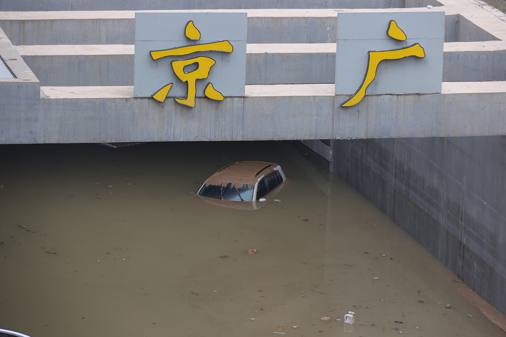 鄭州水災後，中國當局關於水災宣傳仍然未脫老套路，只有慣例的捐款這一折戲，遠不如往年熱鬧。（湯森路透）