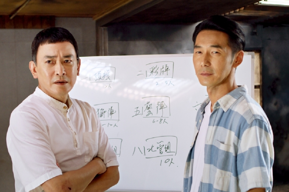 王識賢（左）在《神之鄉》與李李仁有多場精彩對手戲，兩人精湛演技讓觀眾直呼過癮。（東森、映畫提供）