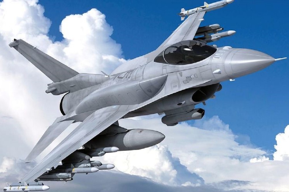 四代機最便宜耐操的是F-16C，平均每小時操作成本只要8093美金，F-22飛一趟，F-16C可以飛超過4.5趟。（F16 V／維基百科）
