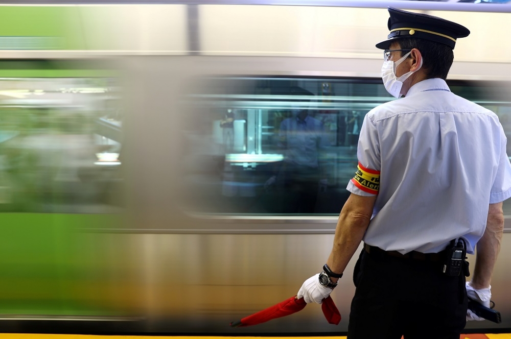 東京電車發生隨機傷人案釀10傷。示意圖。（湯森路透）