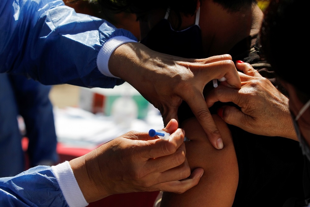 美國表示將提供墨西哥850萬劑疫苗，兩國皆面臨確診數攀升、疫苗施打緩慢等問題。（湯森路透）