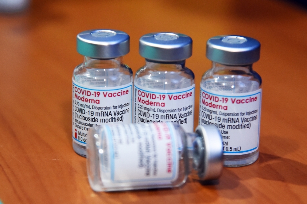 針對莫德納疫苗供貨延遲，指揮中心是否赴美「催貨」，陳時中表示只要有可能讓貨早點到，「任何作為都願意做」。（資料照片／張哲偉攝）