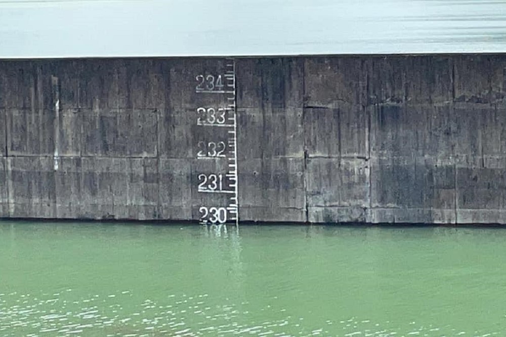 曾文水庫13日下午1點40分，睽違1071天，水位達到230公尺，蓄水量5.09億立方公尺，是自2018年9月7日後，蓄水率再次達100％。（取自南水局臉書）