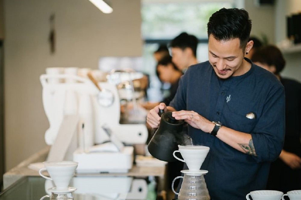 世界咖啡沖煮大賽冠軍的王策創立的咖啡店VWI，宣布受疫情影響將忍痛放棄創始店。（取自vwi by chadwang粉專）