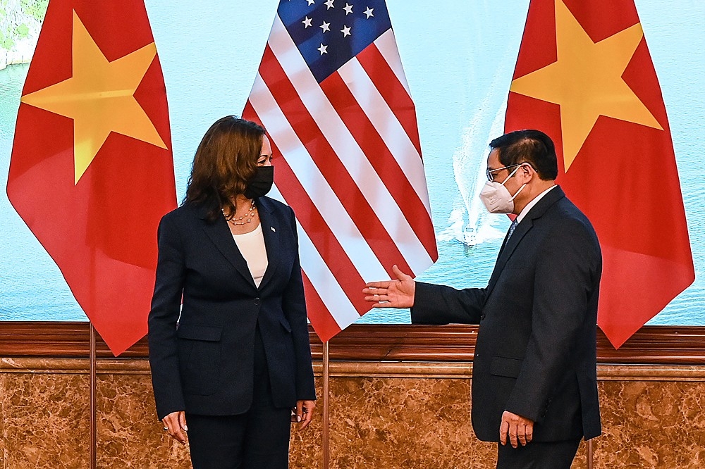 美國副總統賀錦麗出訪越南。（湯森路透）