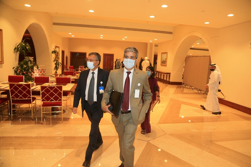 印度駐卡達大使米塔爾（左）。（湯森路透）