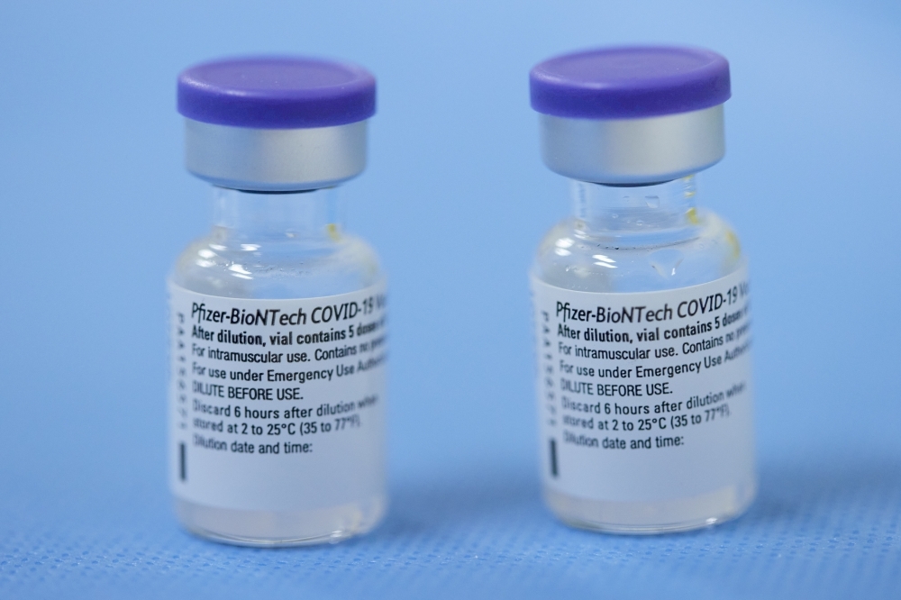 據了解，首批BNT疫苗將延至2日早上7點半才會運抵台灣。（湯森路透）