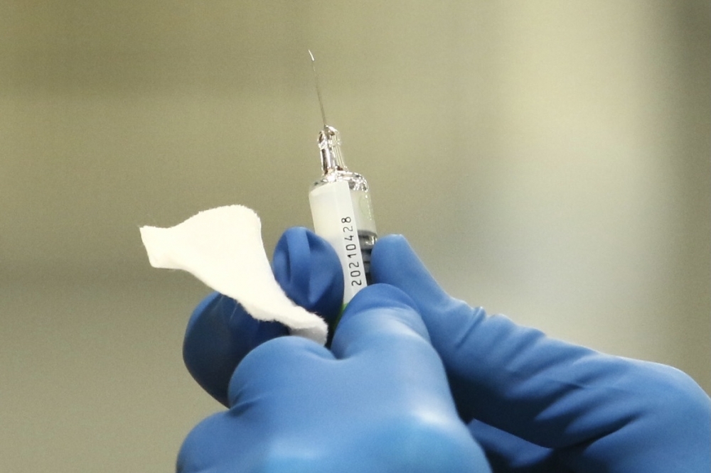 新北市10日通報3例疫苗接種死亡案例，目前為止已累計142例疫苗接種後死亡案例。（資料照片／王侑聖攝）