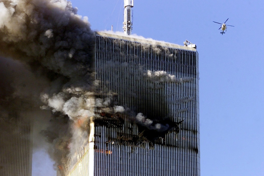 世贸中心大楼受到攻击。（汤森路透）(photo:UpMedia)