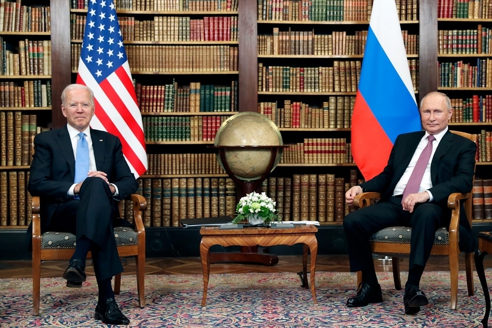 7月拜登在瑞士會見俄羅斯總統普京。（湯森路透）