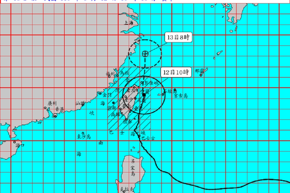 根據中央氣象局上午10點15分資料顯示，中心位置位於北緯24.3度、東經122.4度，即在花蓮東南東方約90公里之海面上。（取自中央氣象局）