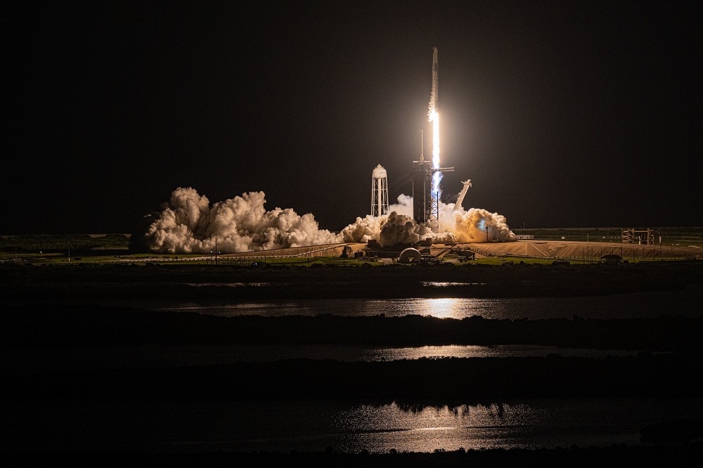 太空旅遊中斷10年後，SpaceX送4位平民上太空。（inspiration4推特）