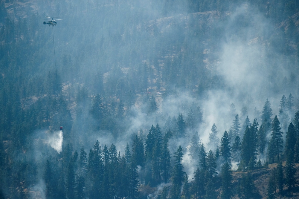 森林野火席卷加拿大西部地区。（汤森路透）(photo:UpMedia)