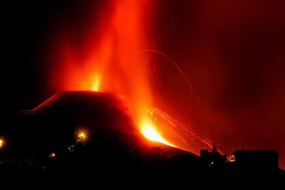 西班牙拉帕爾馬島火山大規模噴發。（湯森路透）