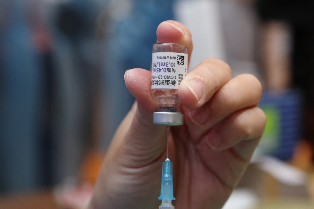 新北三峽恩主公醫院竟離譜將未經稀釋的BNT疫苗施打給25人，等同1人打6倍量。（資料照片／陳愷巨攝）
