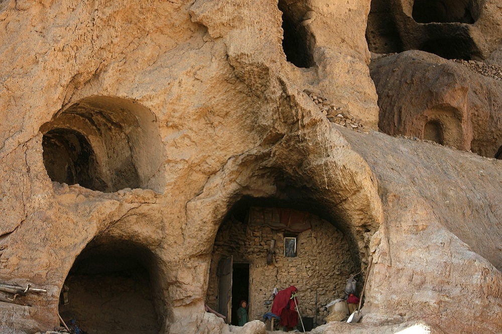 阿富汗的山區洞窟。示意圖。（湯森路透）
