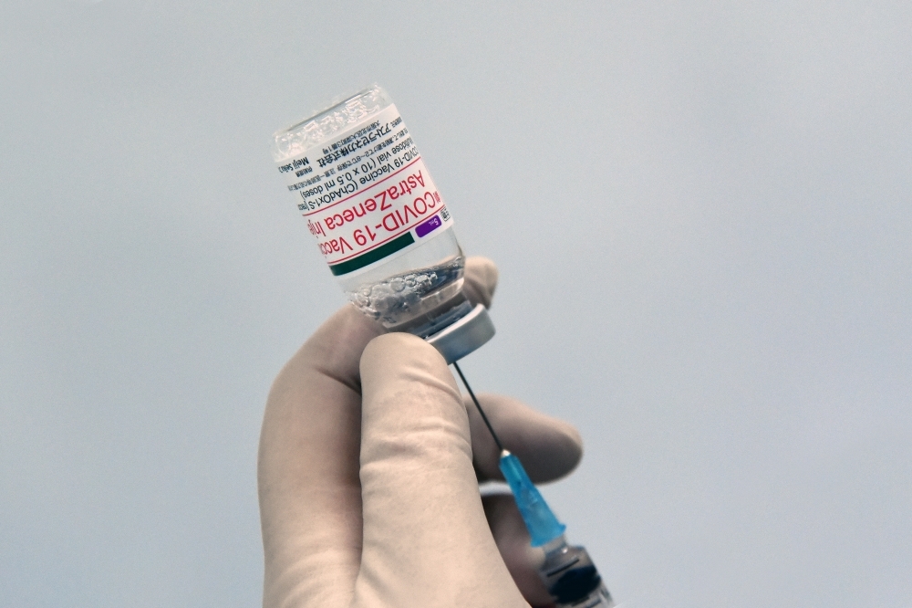台中大里仁愛醫院為44名洗腎患者接種第2劑AZ疫苗，卻僅打0.1c.c.，相當於5分之1劑量，事後才緊急補打，補打效果仍待觀察。（資料照片／張哲偉攝）
