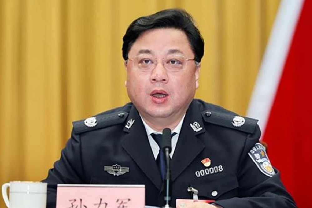 被停職查辦了十七個月的中共前公安部副部長孫力軍，因嚴重違紀違法被「雙開」。