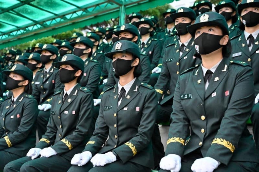 南韓女性官兵參與授勛儀式。（圖片取自韓國陸軍）