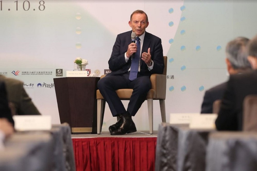 專程來台出席2021玉山論壇的澳洲前總理艾波特（Tony Abbott ），8日上午在玉山論壇發表專題演說。（中央社提供）
